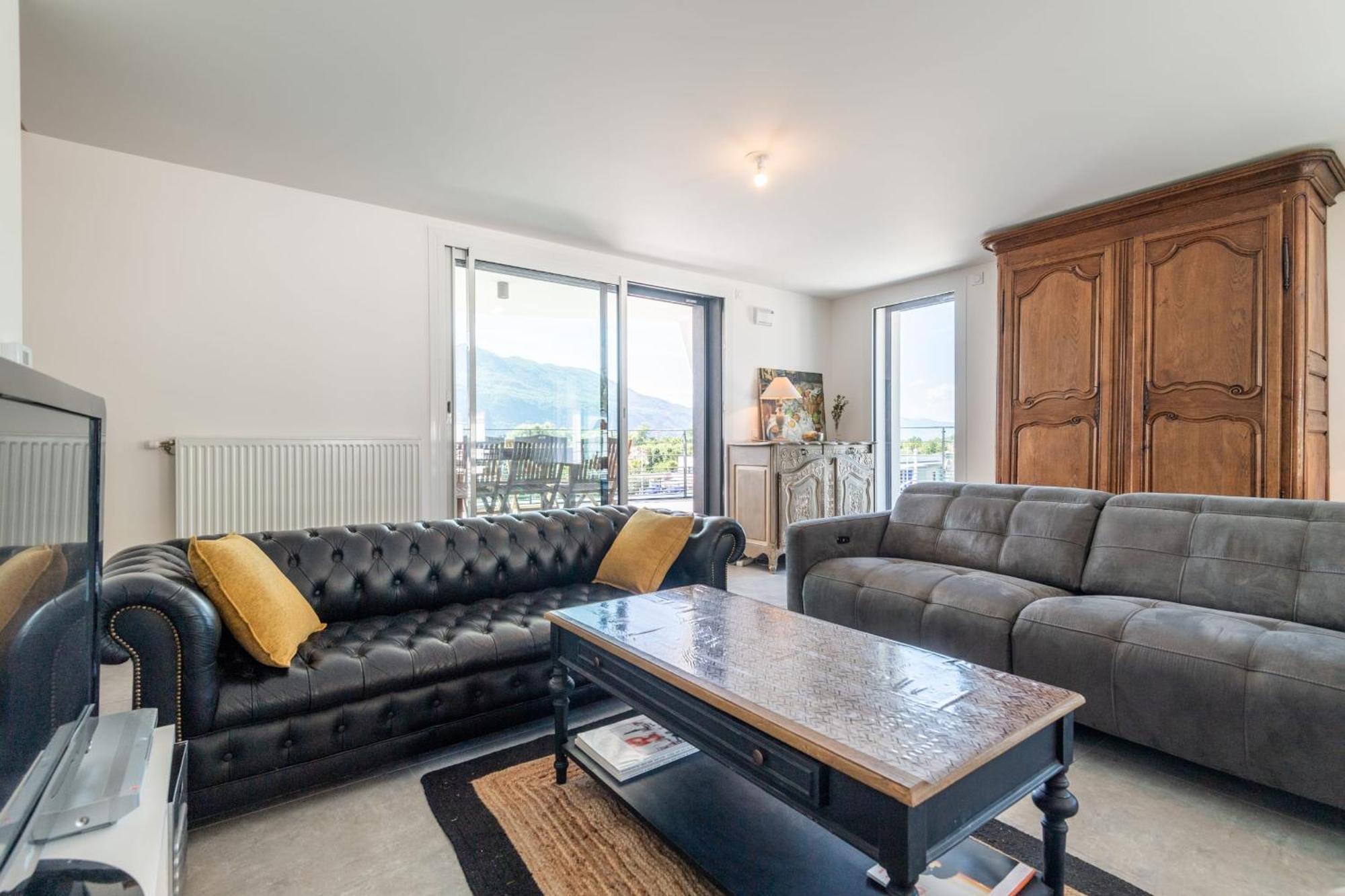 Kandinsky Furnished Flat